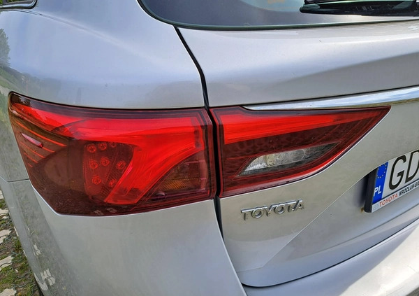 Toyota Avensis cena 57000 przebieg: 141700, rok produkcji 2015 z Gdańsk małe 631